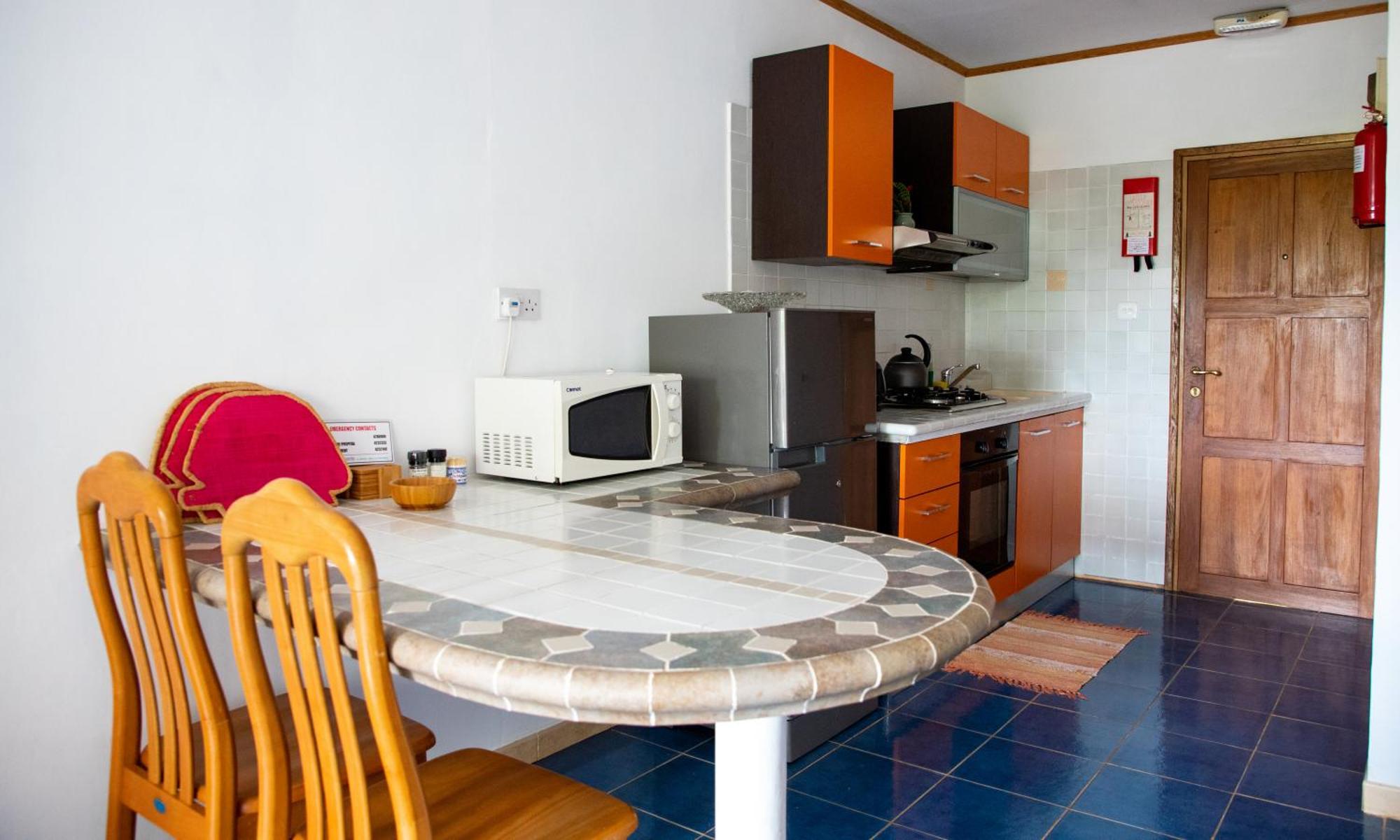 Cavern Apartments Баи-Сейнт-Энн Экстерьер фото