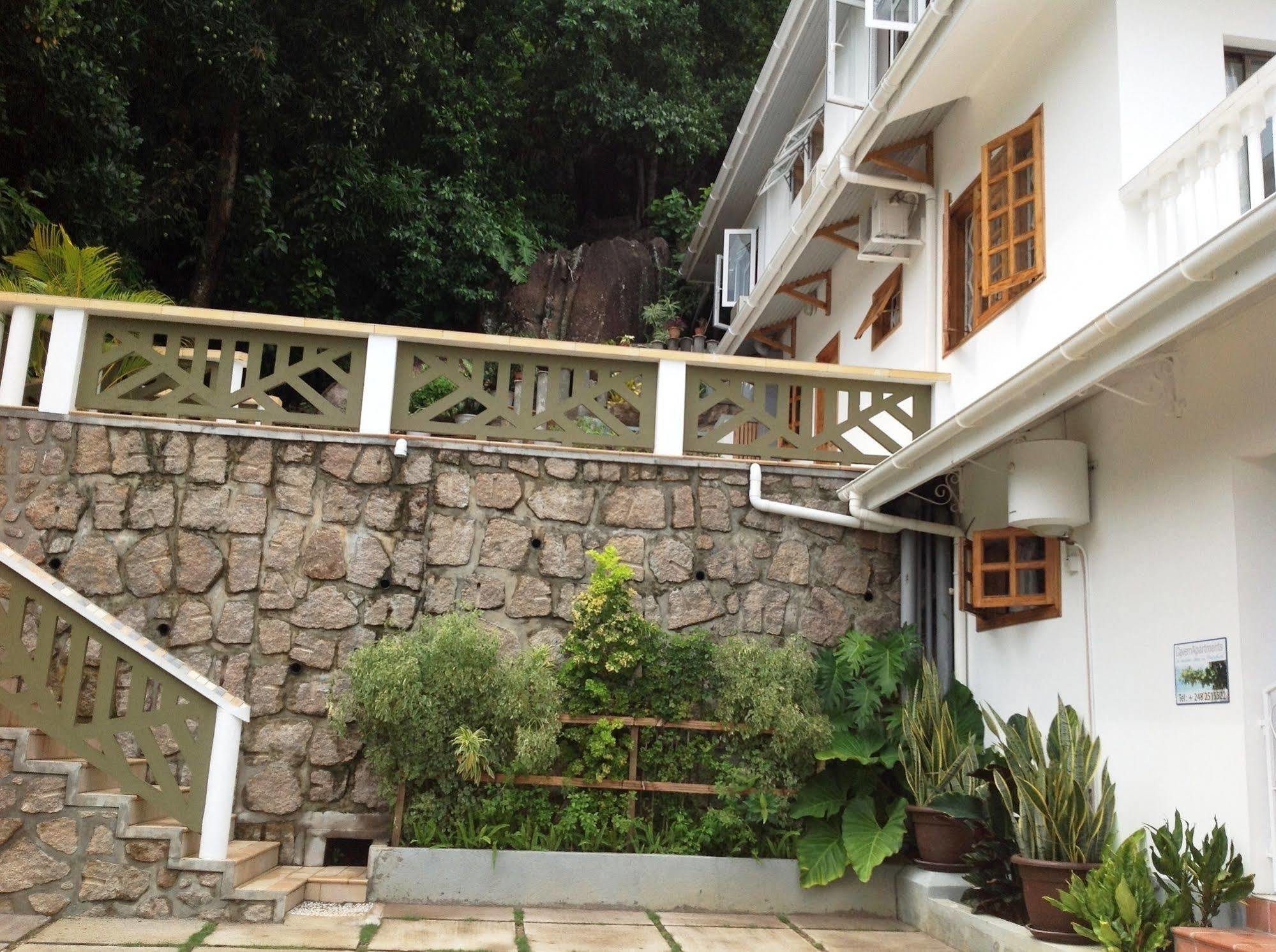 Cavern Apartments Баи-Сейнт-Энн Экстерьер фото